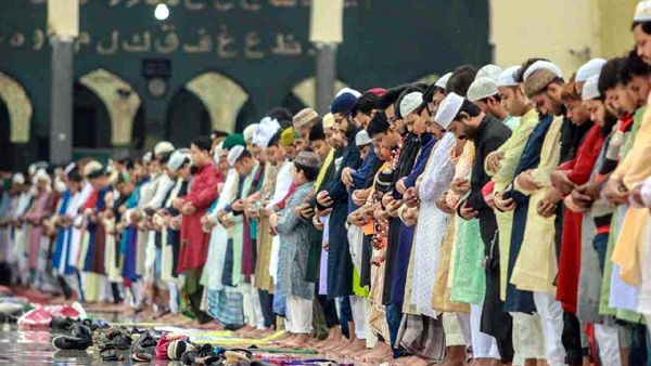 muslim prayer inmosque - Bd Sylhet News